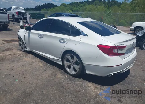 2018 Honda Accord Touring z USA, uszkodzony, nr VIN 1HGCV2F94JA050770